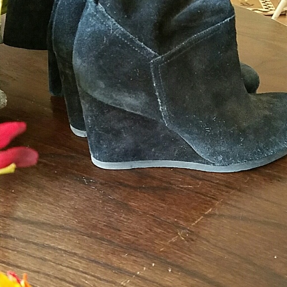 Gianni Bini  black wedge boots - Picture 3 of 5